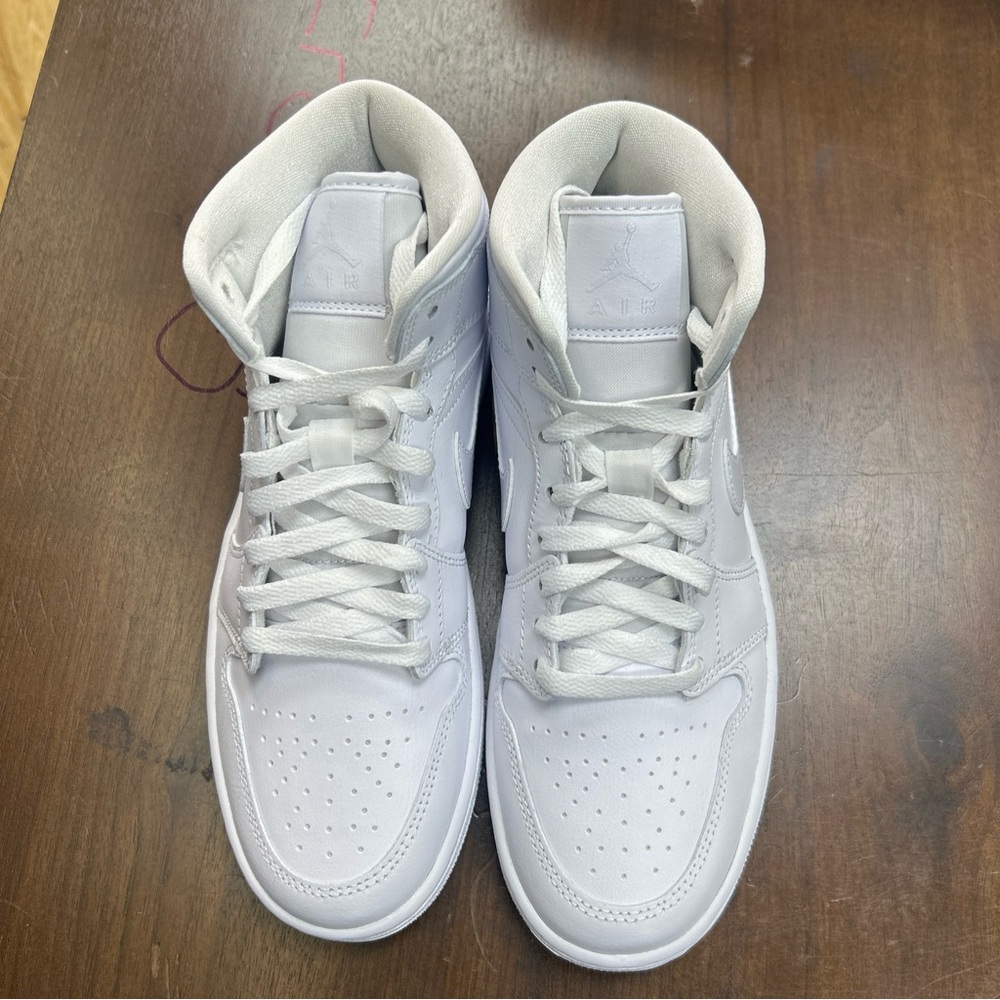 Air Jordan 1 women’s size 8